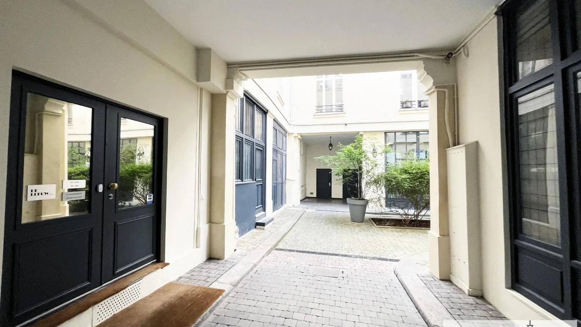 05 - Parisian Design Loft Paris
