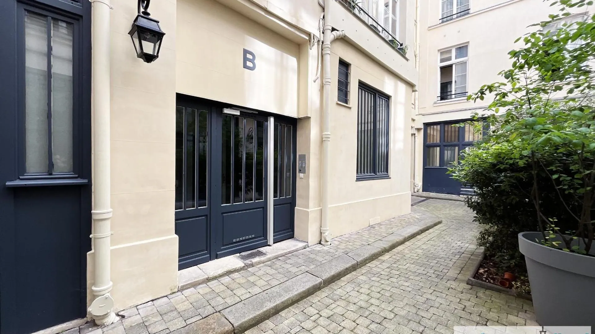 05 - Parisian Design Loft