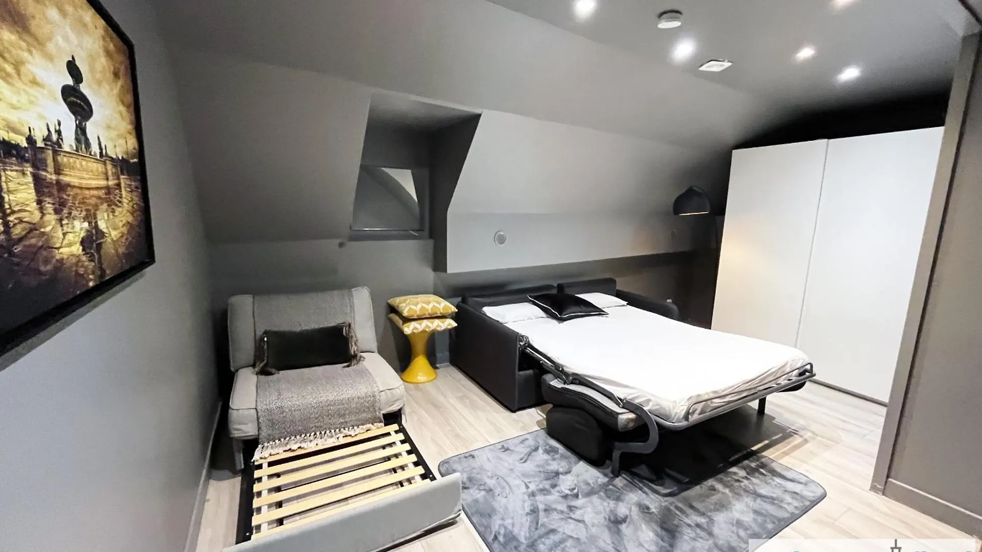 Apartment 05 - Parisian Design Loft