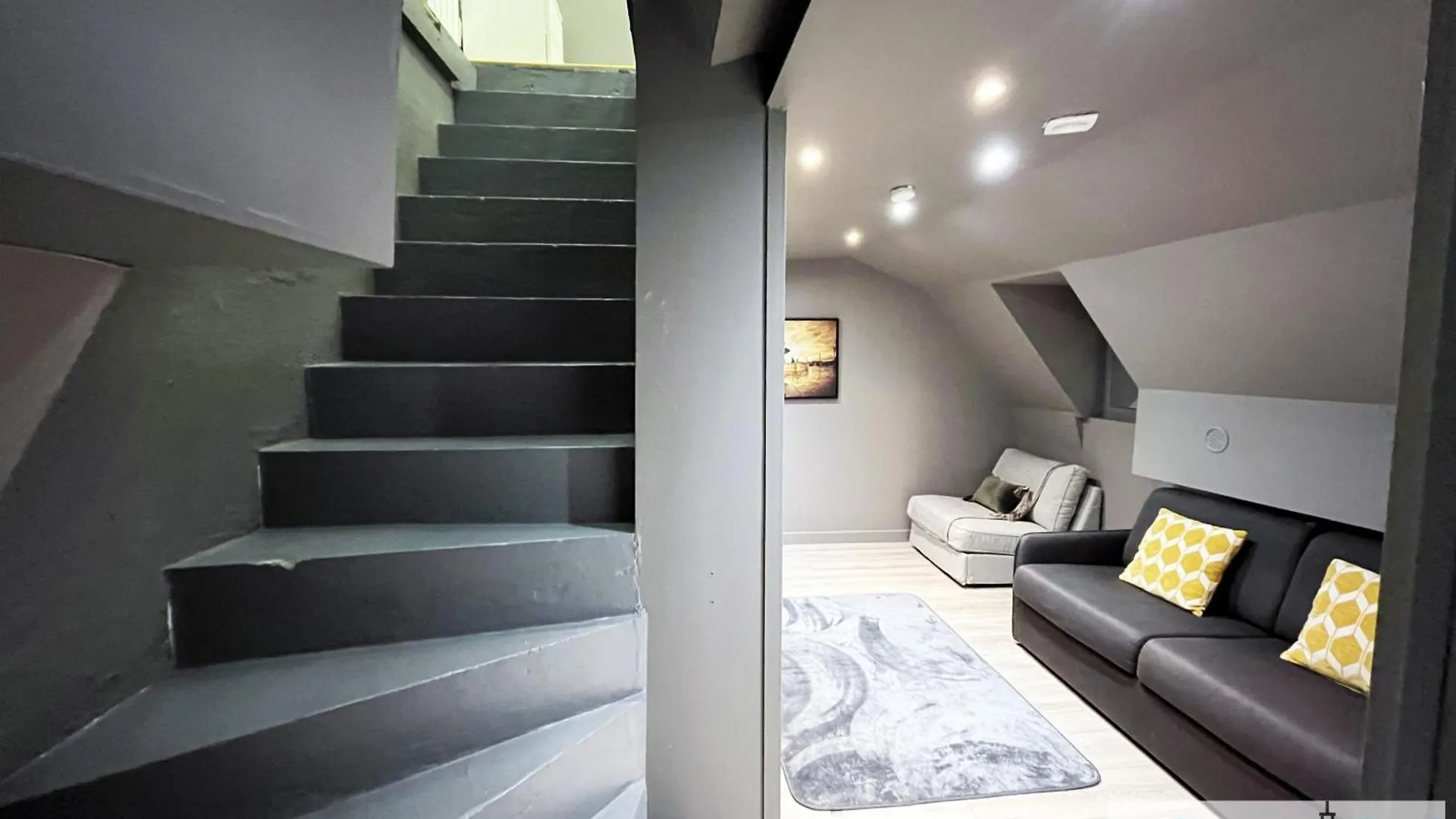 05 - Parisian Design Loft Apartment