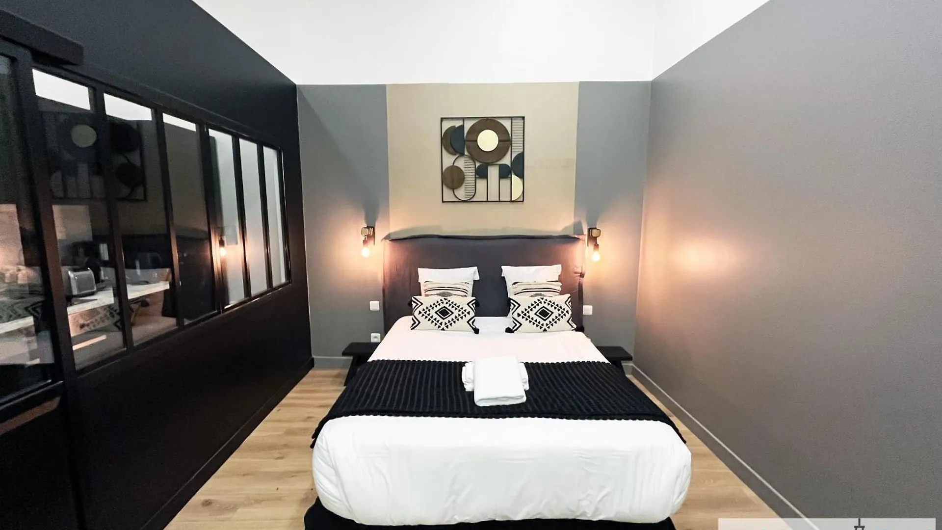 Apartment 05 - Parisian Design Loft
