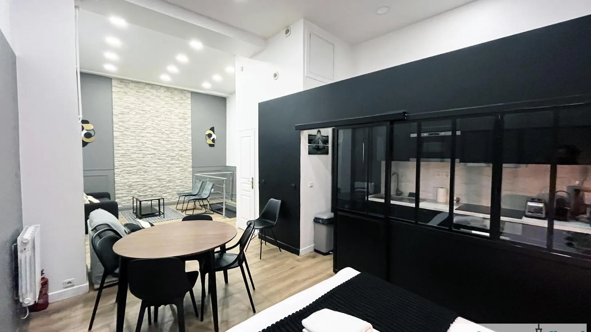 05 - Parisian Design Loft Paris