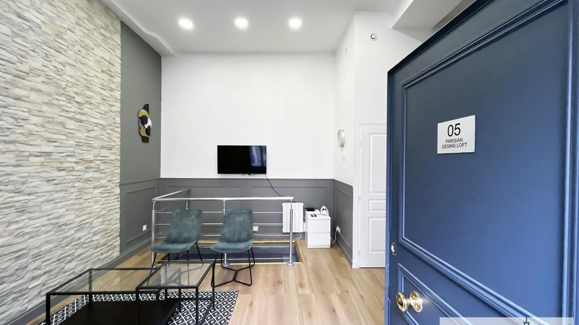 Apartment 05 - Parisian Design Loft