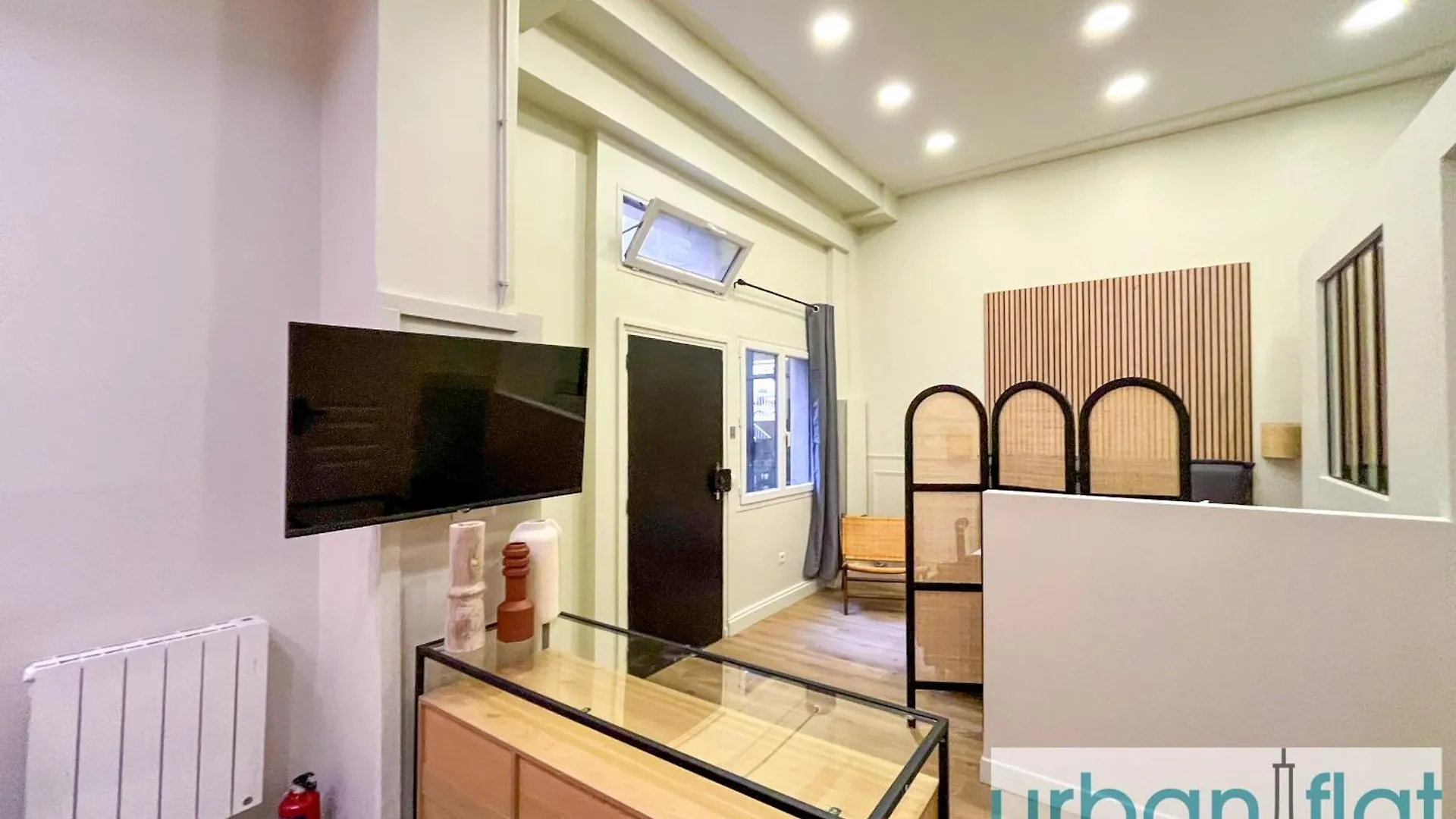 05 - Parisian Design Loft Apartment
