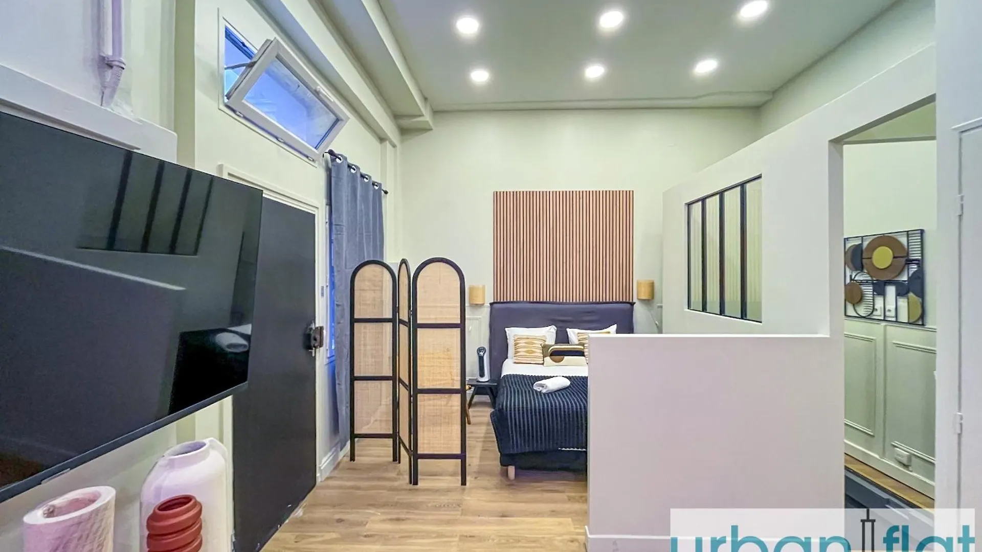 Apartment 05 - Parisian Design Loft *